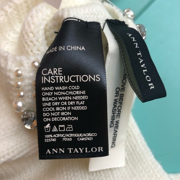 SOLD NWT Ann Taylor Jeweled Cuff White Gloves Rhinestone & Pearls - Picture 3 of 5